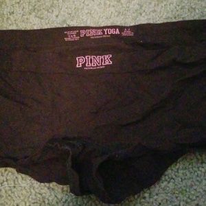 Black yoga VS boyshort panties